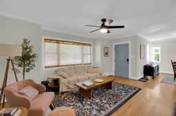 Mid-Term In Shandon, King, Office, Large Backyard