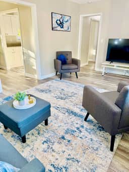 Renovated, Close To Everything, Covered Patio