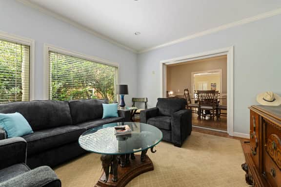 Comfortable Mid-Term Rental Near Base & Hospital